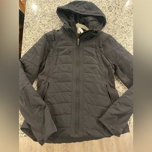 Lululemon women’s outdoor waterproof coat. Size 8